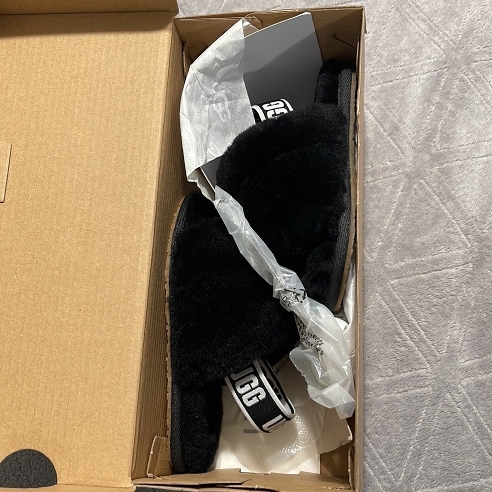 UGG  Fluff Yeah Slide - Picture 5 of 5
